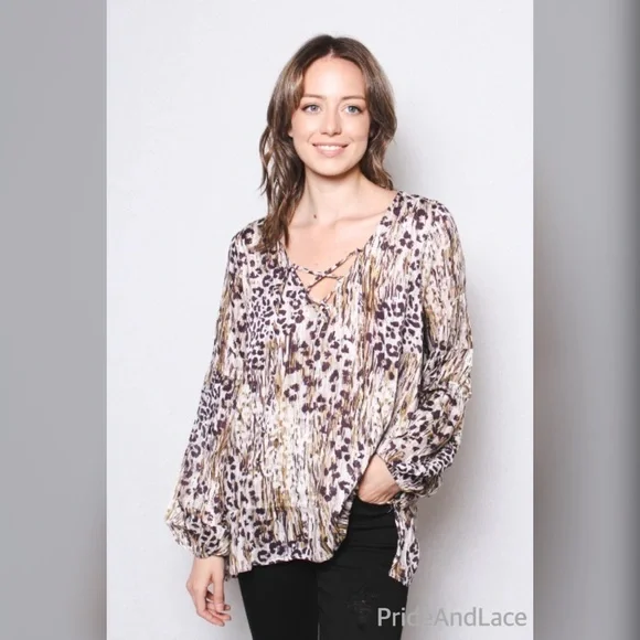 🆕 Long Sleeve Laced Up Leopard Printed Top with Lining - Picture 2 of 6